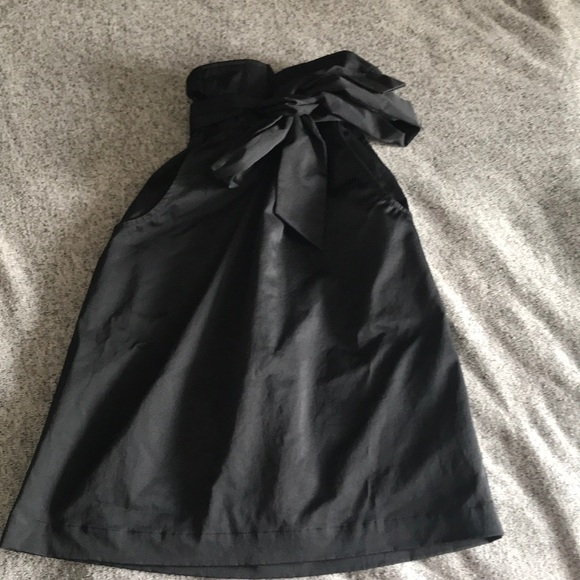 H&M Dresses & Skirts - Black H&M High-Waisted Skirt with Belt